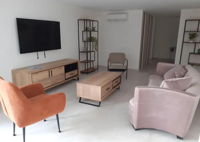 Florentina Apartment *